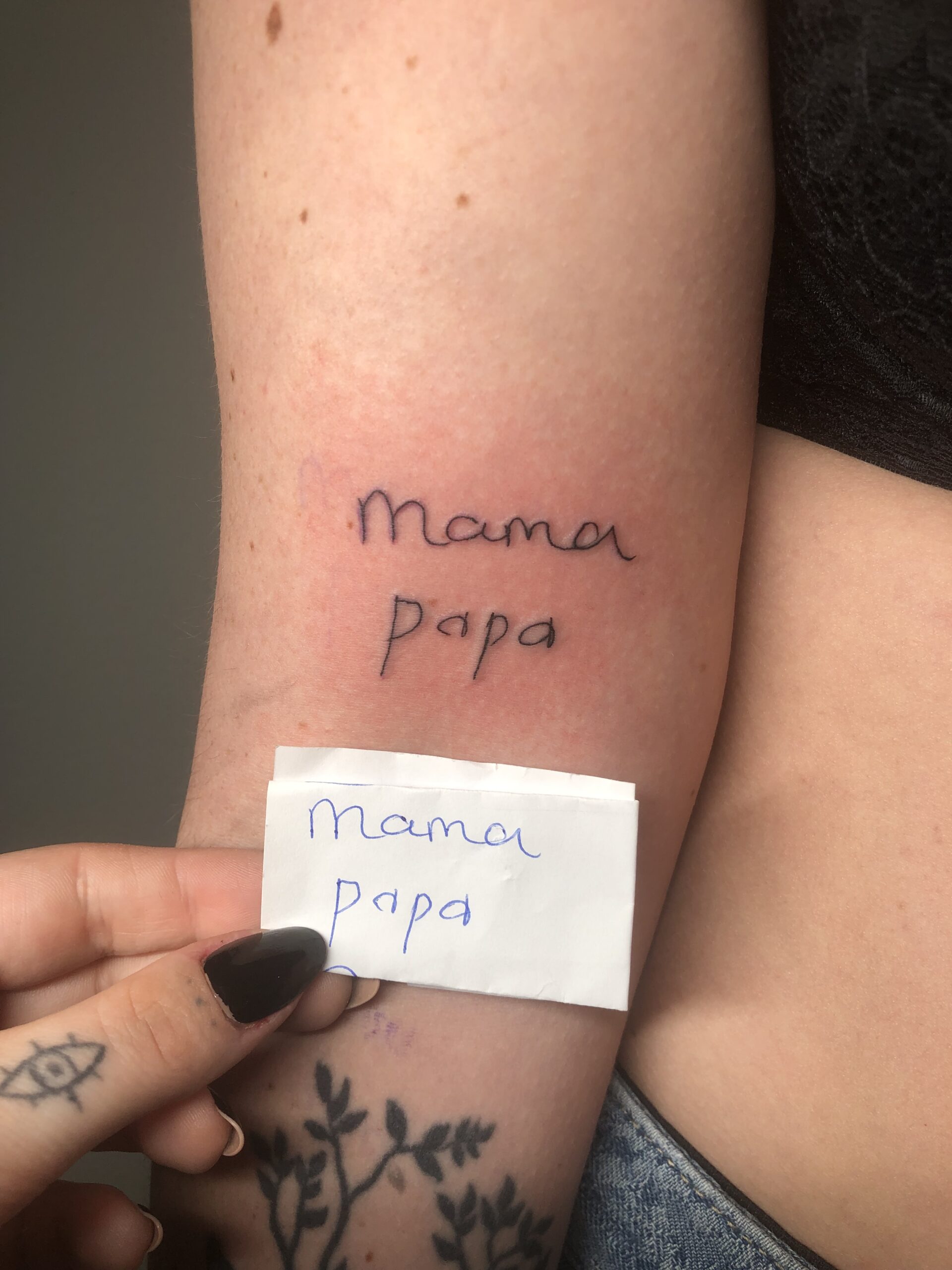Fineline script lettering tattoo, gezet door Famke (Ocean Tattoo) bij True Spirit Tattoo Barendrecht