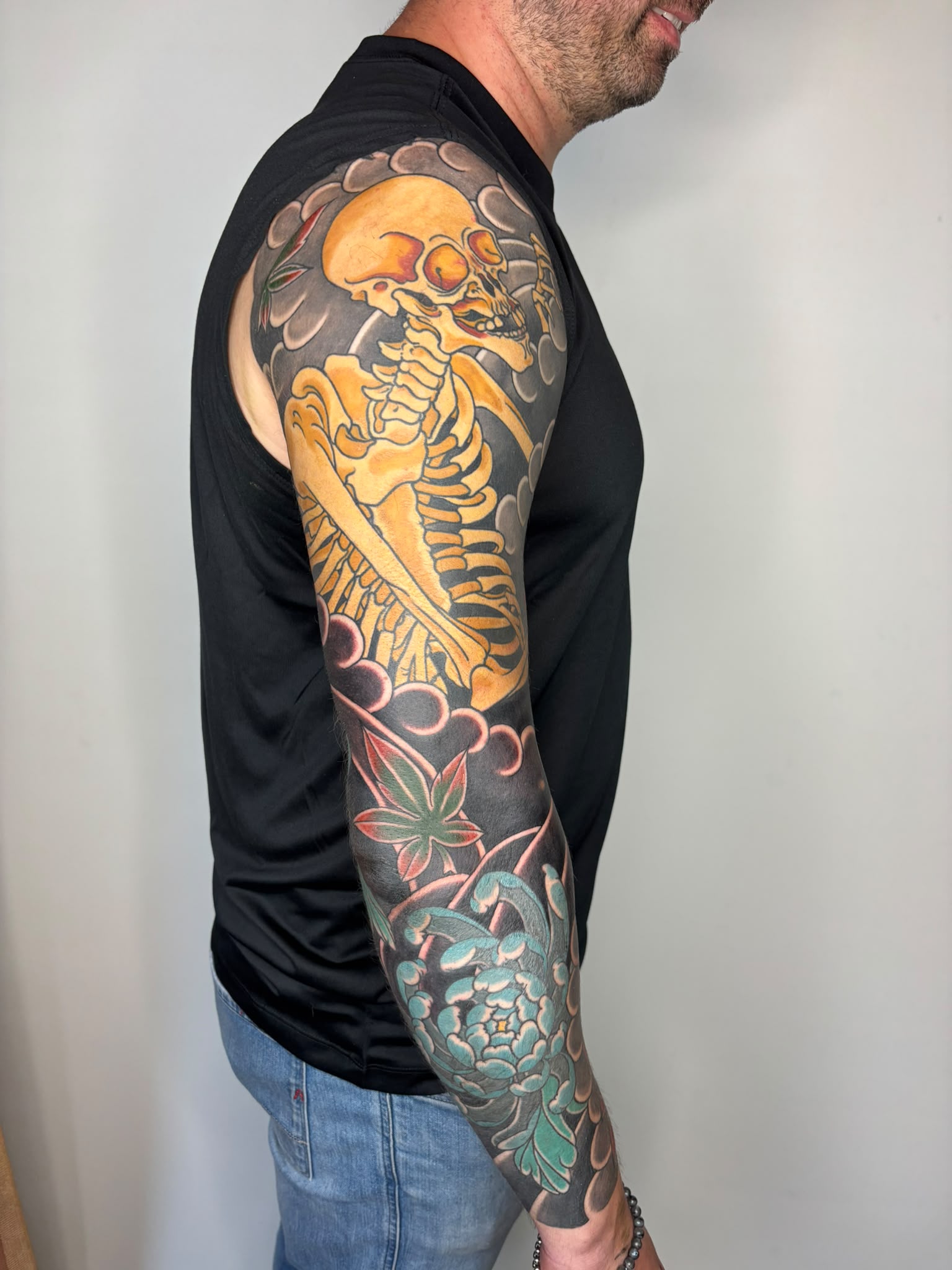 Japanse skelet tattoo op arm, gezet door Daan Verbruggen (Namakubi Tattoo) bij True Spirit Tattoo Barendrecht