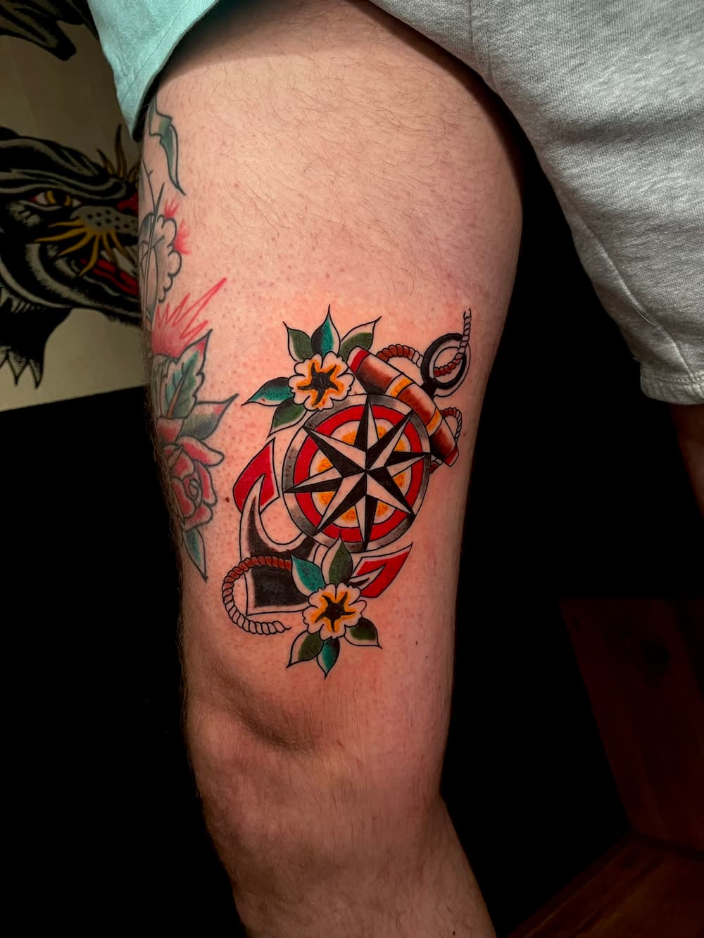 Traditional anker tattoo op been, gezet door Ernst (stayxgold) bij True Spirit Tattoo Barendrecht